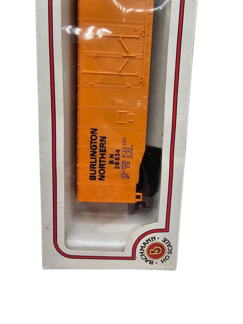 Vintage Bachmann Burlington Northern (BN) box car in HO scale